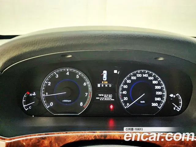 Hyundai Equus 2012 — фото 13