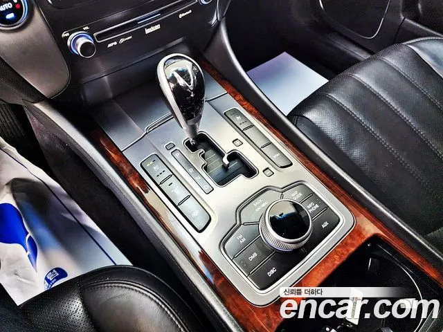 Hyundai Equus 2012 — фото 16