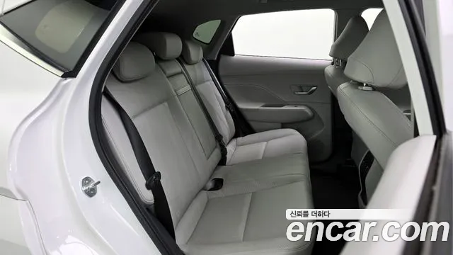 Hyundai Kona 2023 — фото 12