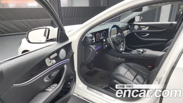 Mercedes-Benz E-Class 2018 — фото 10