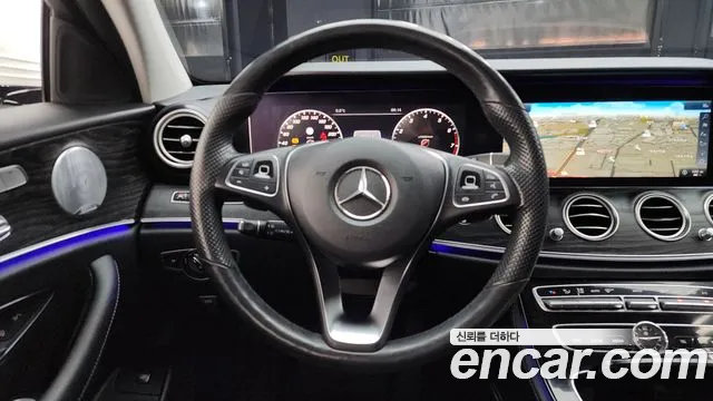 Mercedes-Benz E-Class 2018 — фото 13