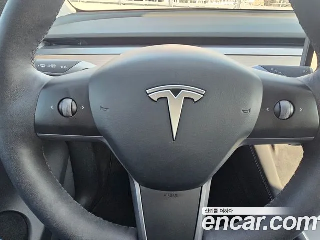 Tesla Model Y 2022 — фото 16