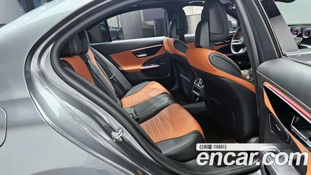 Mercedes-Benz C-Class 2023 — фото 12