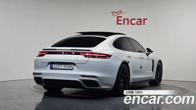 Porsche Panamera 2018 — фото 2
