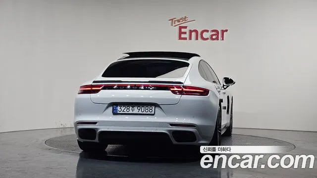 Porsche Panamera 2018 — фото 4