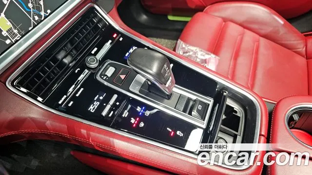 Porsche Panamera 2018 — фото 9