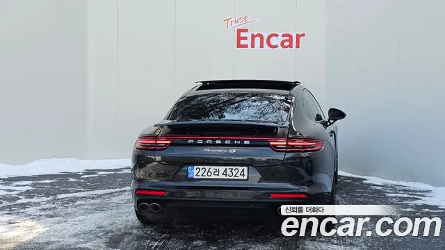 Porsche Panamera 2018 — фото 4