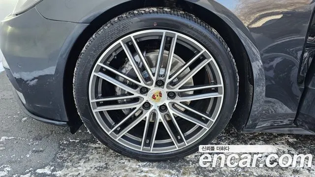 Porsche Panamera 2018 — фото 19