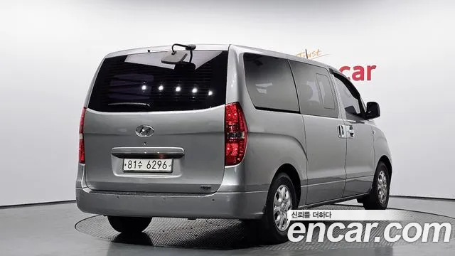 Hyundai Starex 2012 — фото 2