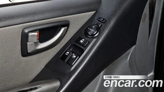 Hyundai Starex 2012 — фото 16