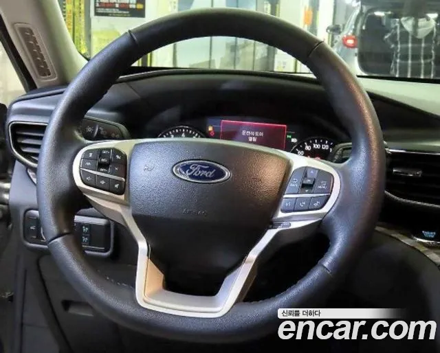 Ford Explorer 2023 — фото 10