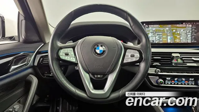BMW 5-Series 2021 — фото 13