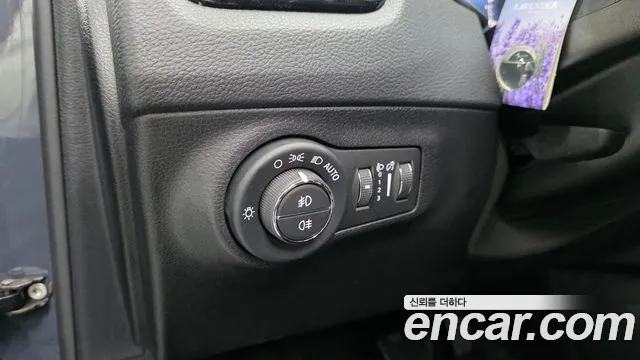 Jeep Compass 2018 — фото 13