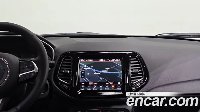 Jeep Compass 2018 — фото 15