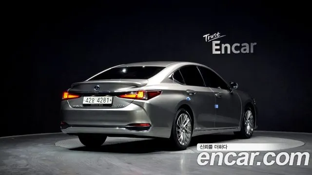 Lexus ES 2019 — фото 2