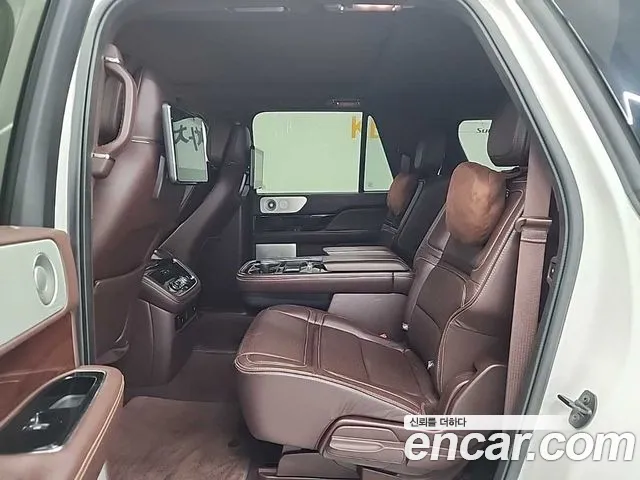 Lincoln Navigator 2019 — фото 12