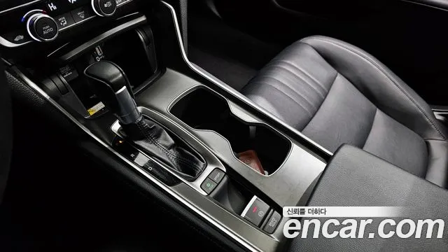 Honda Accord 2018 — фото 9