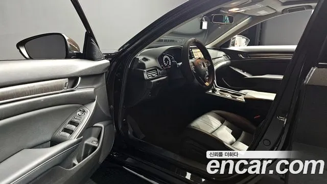 Honda Accord 2018 — фото 12