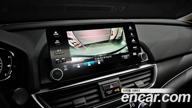 Honda Accord 2018 — фото 16