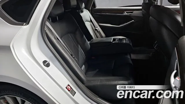 Hyundai Genesis 2016 — фото 12
