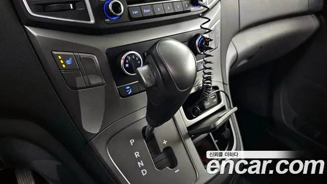 Hyundai Starex 2020 — фото 9