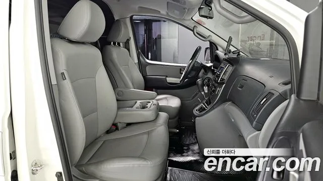Hyundai Starex 2020 — фото 10