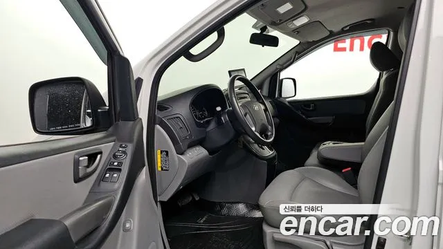 Hyundai Starex 2020 — фото 11