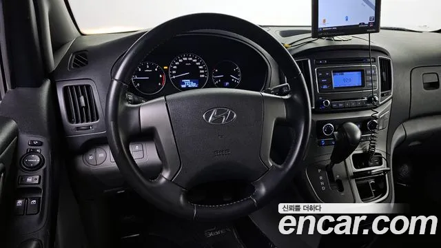 Hyundai Starex 2020 — фото 13