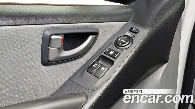 Hyundai Starex 2020 — фото 15