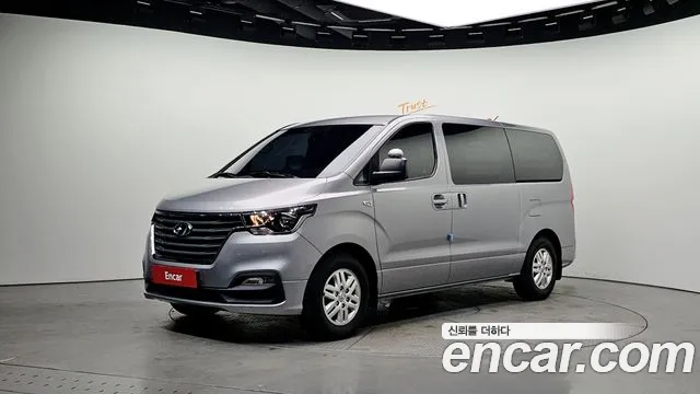 Hyundai Starex 2019 — фото 1