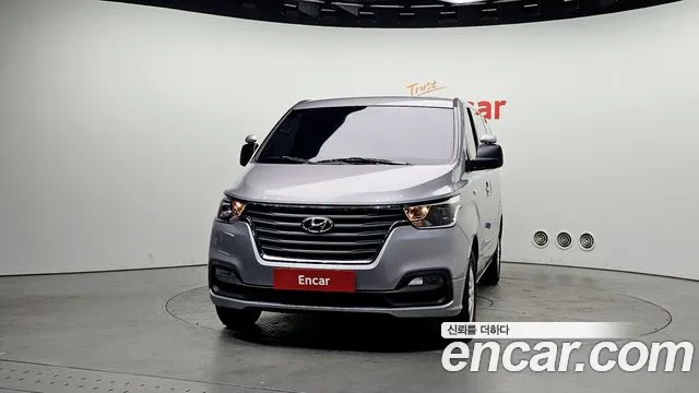 Hyundai Starex 2019 — фото 3