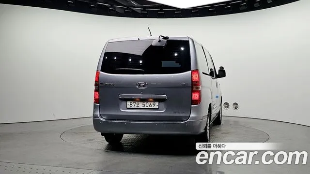 Hyundai Starex 2019 — фото 4