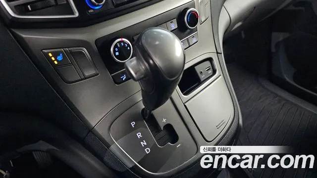 Hyundai Starex 2019 — фото 9