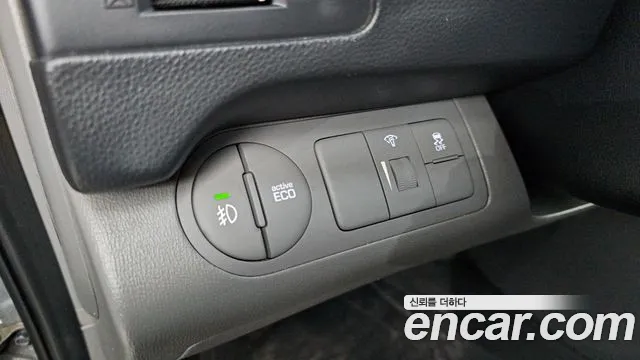 Hyundai Starex 2019 — фото 14