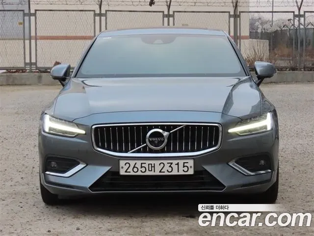 Volvo S60 2020 — фото 1