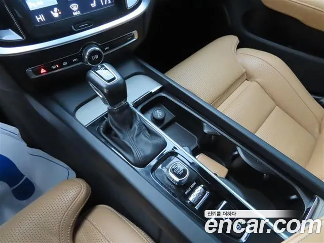 Volvo S60 2020 — фото 14