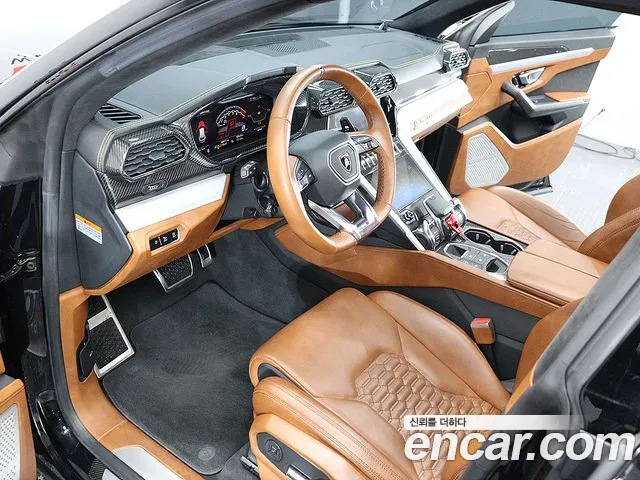 Lamborghini Urus 2021 — фото 16