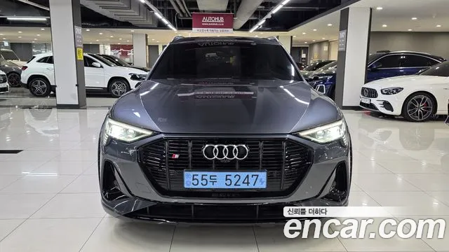 Audi e-tron 2022 — фото 2
