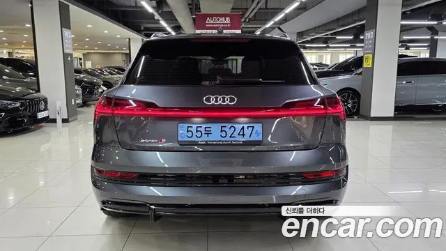 Audi e-tron 2022 — фото 4