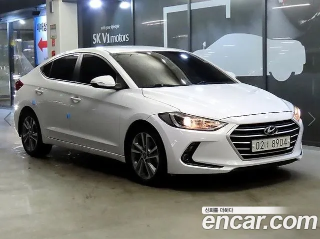 Hyundai AVANTE 2018 — фото 1