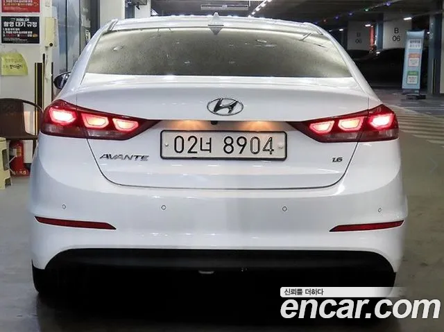 Hyundai AVANTE 2018 — фото 5