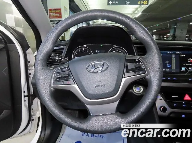 Hyundai AVANTE 2018 — фото 8