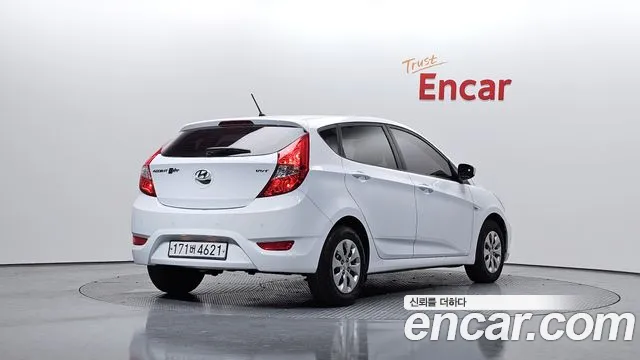 Hyundai Accent 2017 — фото 2