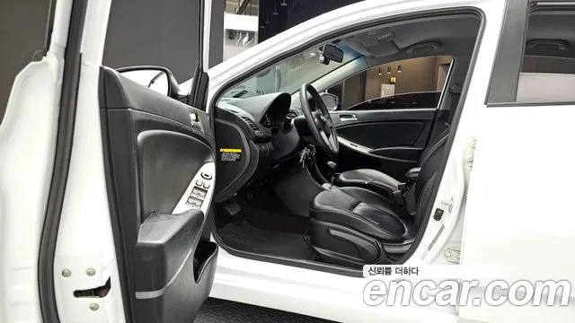 Hyundai Accent 2017 — фото 10