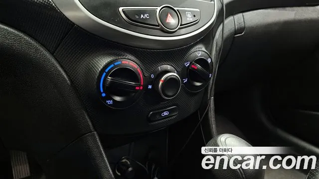 Hyundai Accent 2017 — фото 15