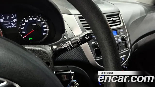 Hyundai Accent 2017 — фото 19