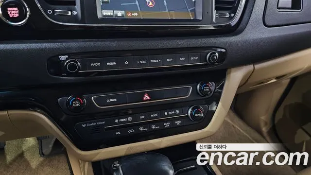 Kia Canival 2018 — фото 17