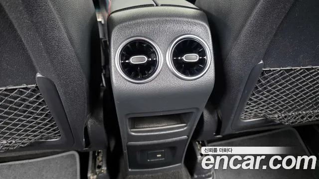 Mercedes-Benz GLB-Class 2021 — фото 19