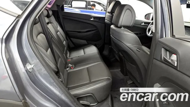 Hyundai Tucson 2018 — фото 12