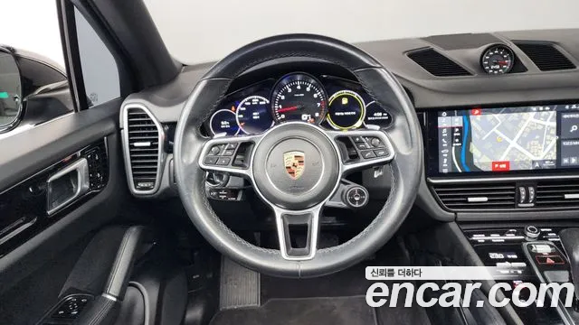 Porsche Cayenne 2020 — фото 13